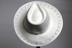 chapeau dame blanc