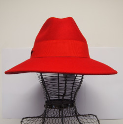 chapeau femme rouge