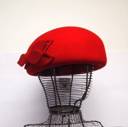 chapeau dame rouge