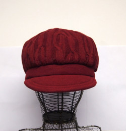 casquette ronde dame rouge