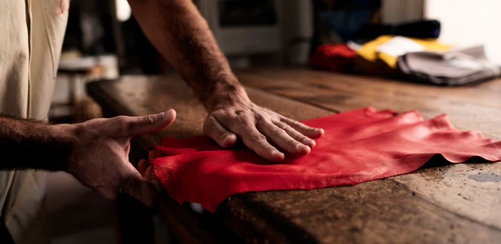 Guide d&rsquo;entretien des gants : cuir, laine &amp; autres mati&egrave;res